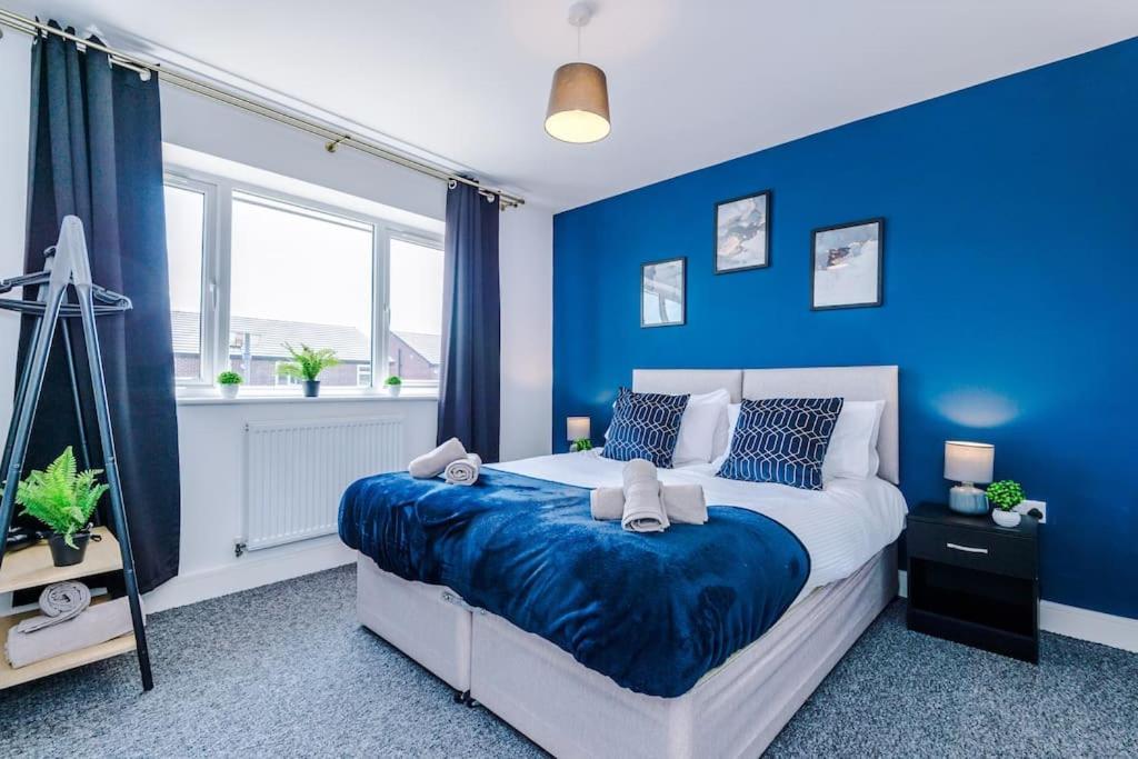 Stylish Four Bedroom House In St Helens By Eason Stays, For Contractors Digs And Weekend Stays, With Free Parking Exterior foto