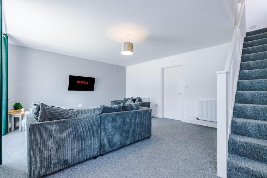 Stylish Four Bedroom House In St Helens By Eason Stays, For Contractors Digs And Weekend Stays, With Free Parking Exterior foto